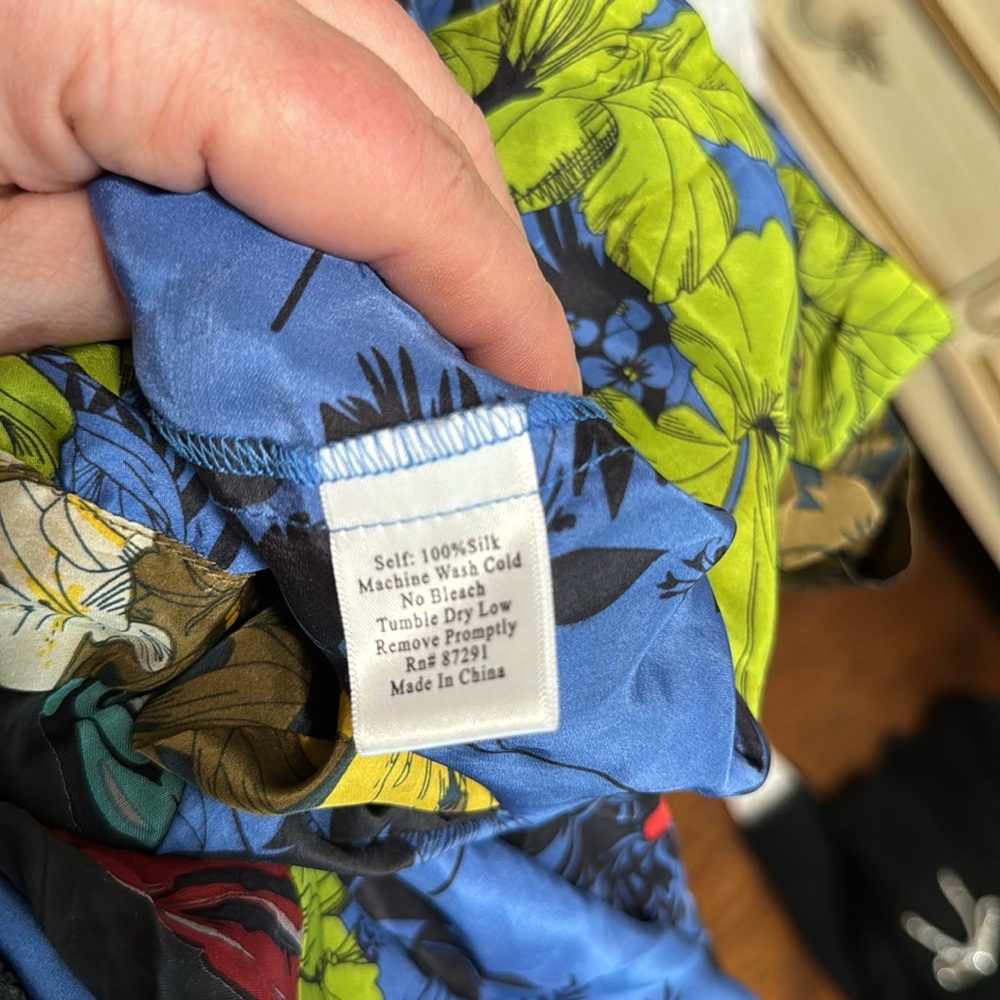 NWOT Johnny Was silk floral tie front tunic shirt size 1x - Picture 4 of 5